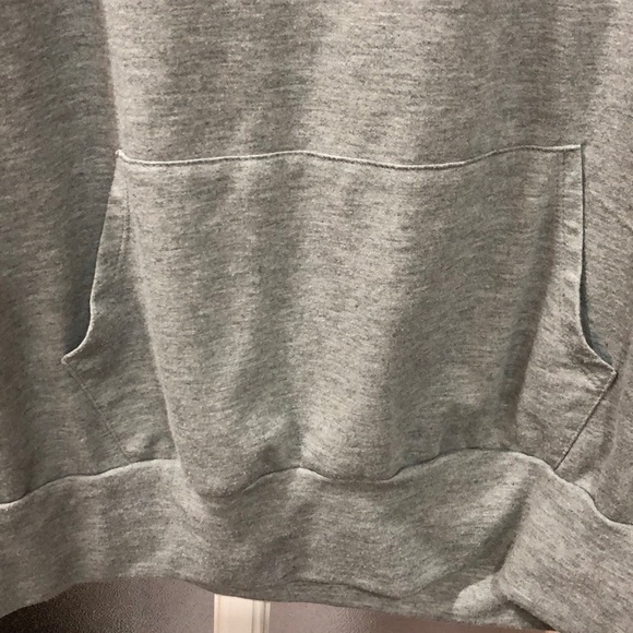 Grey sweatshirt with front pocket - Picture 3 of 3